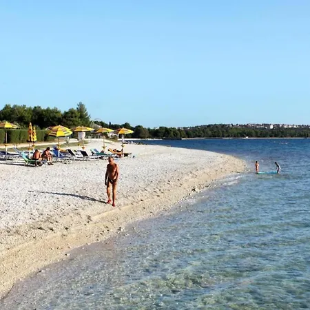 Διαμέρισμα In Near Brijuni National Park Valbandon