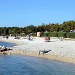 Apartament In Near Brijuni National Park
